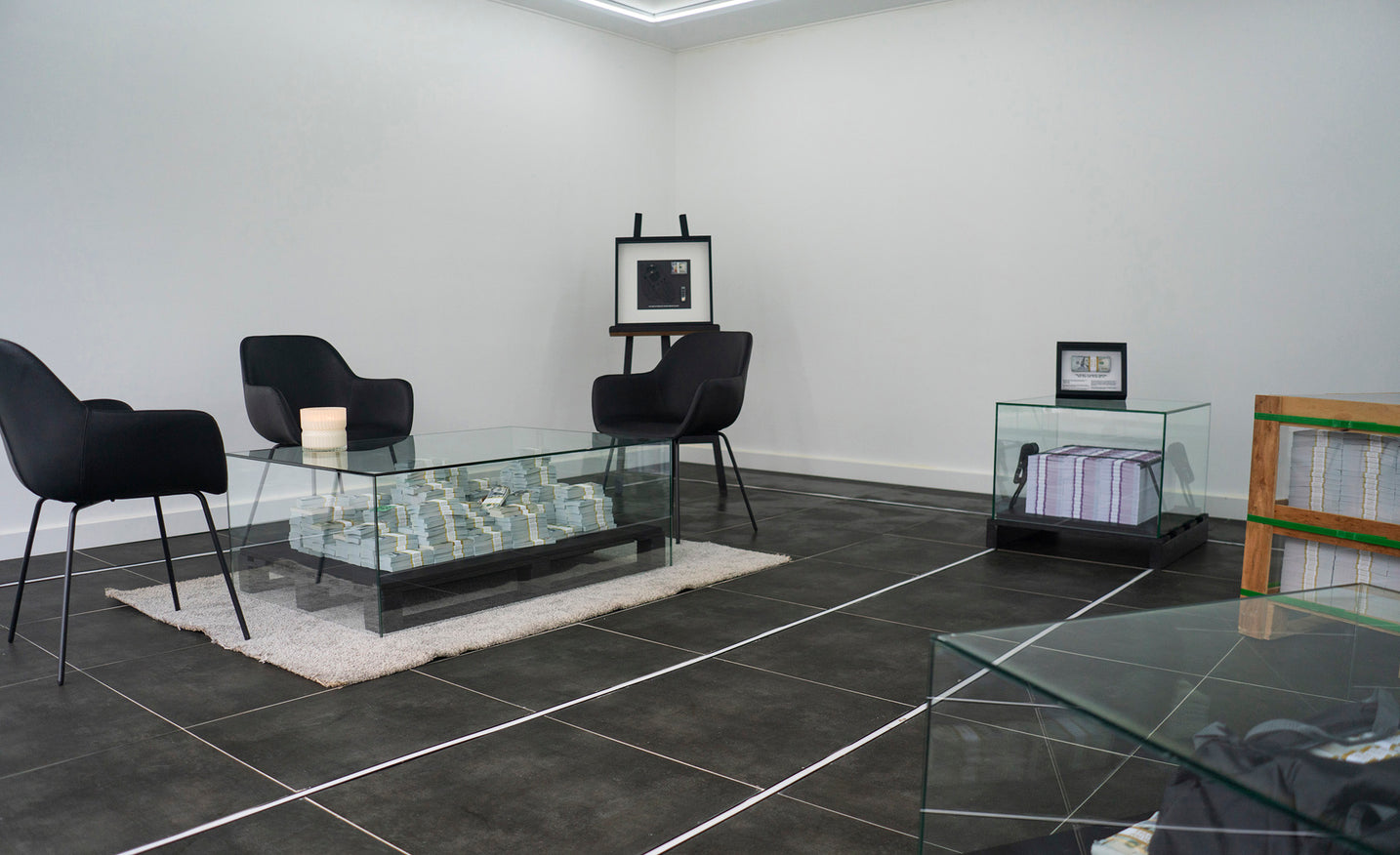 MON'ARTS PRIVATE OPEN SHOWROOM DAY WELCOMES INTERNATIONAL CLIENTS