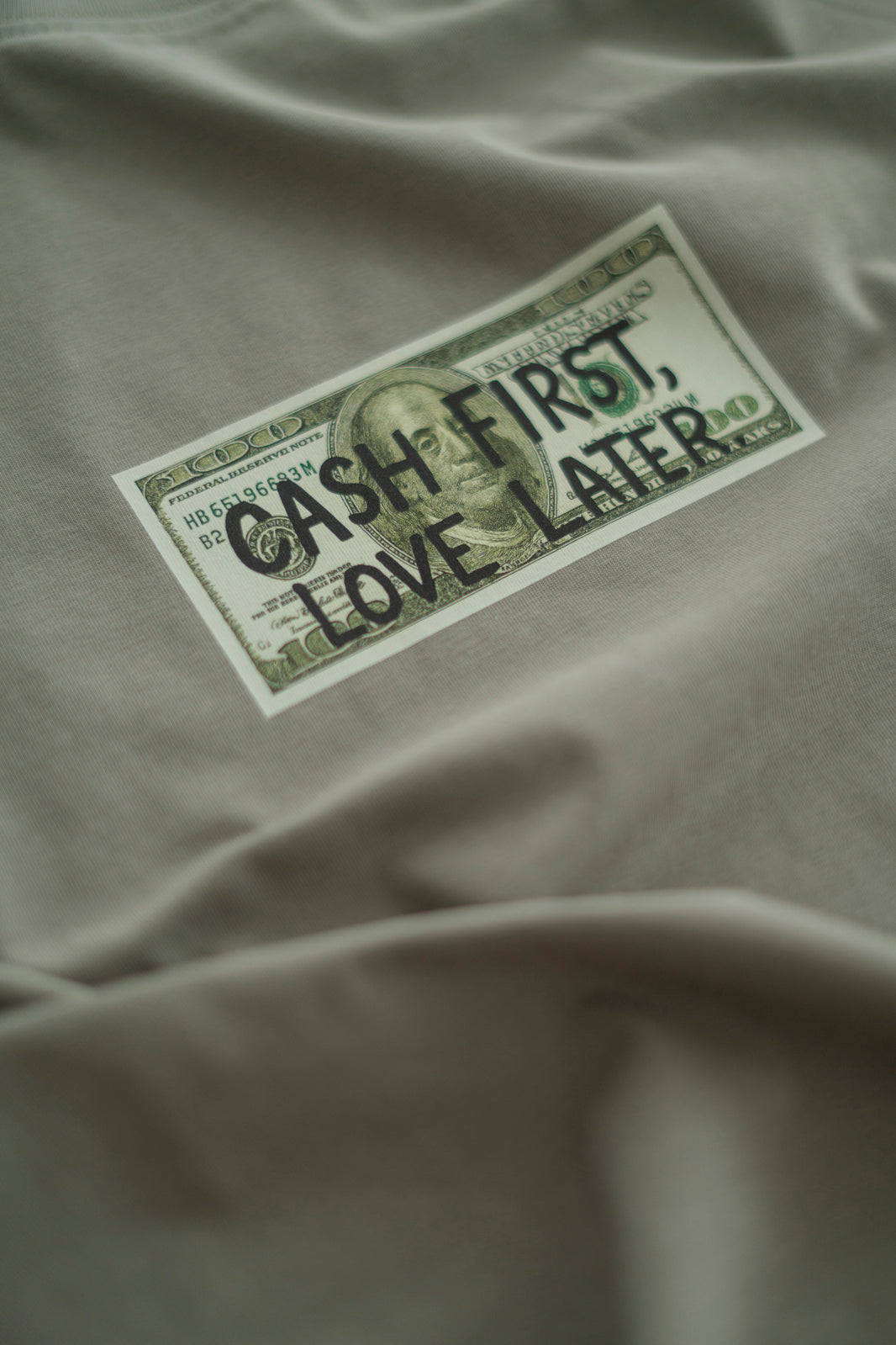 CASH FIRST, LOVE LATER T-SHIRT KHAKI