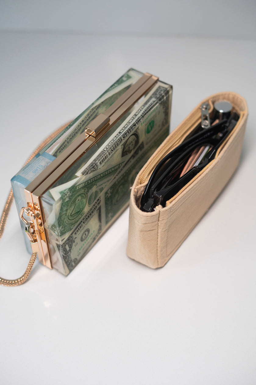 THE DOLLAR CLUTCH