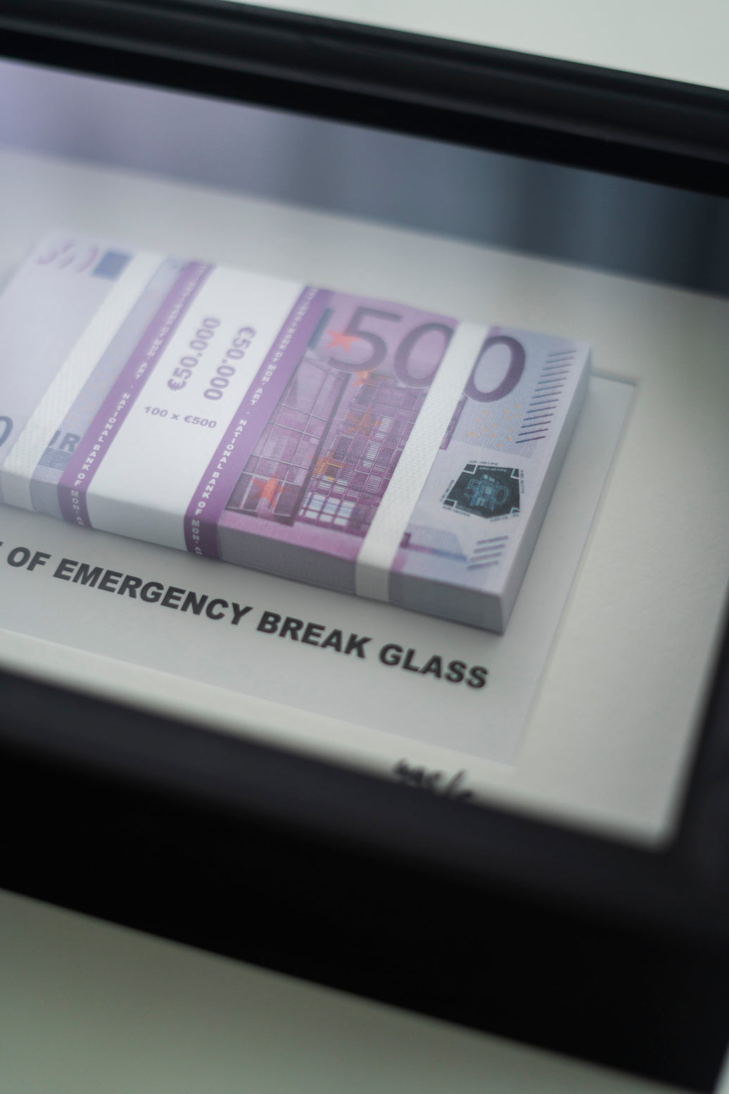 EMERGENCY €500 FRAME SERIES 4