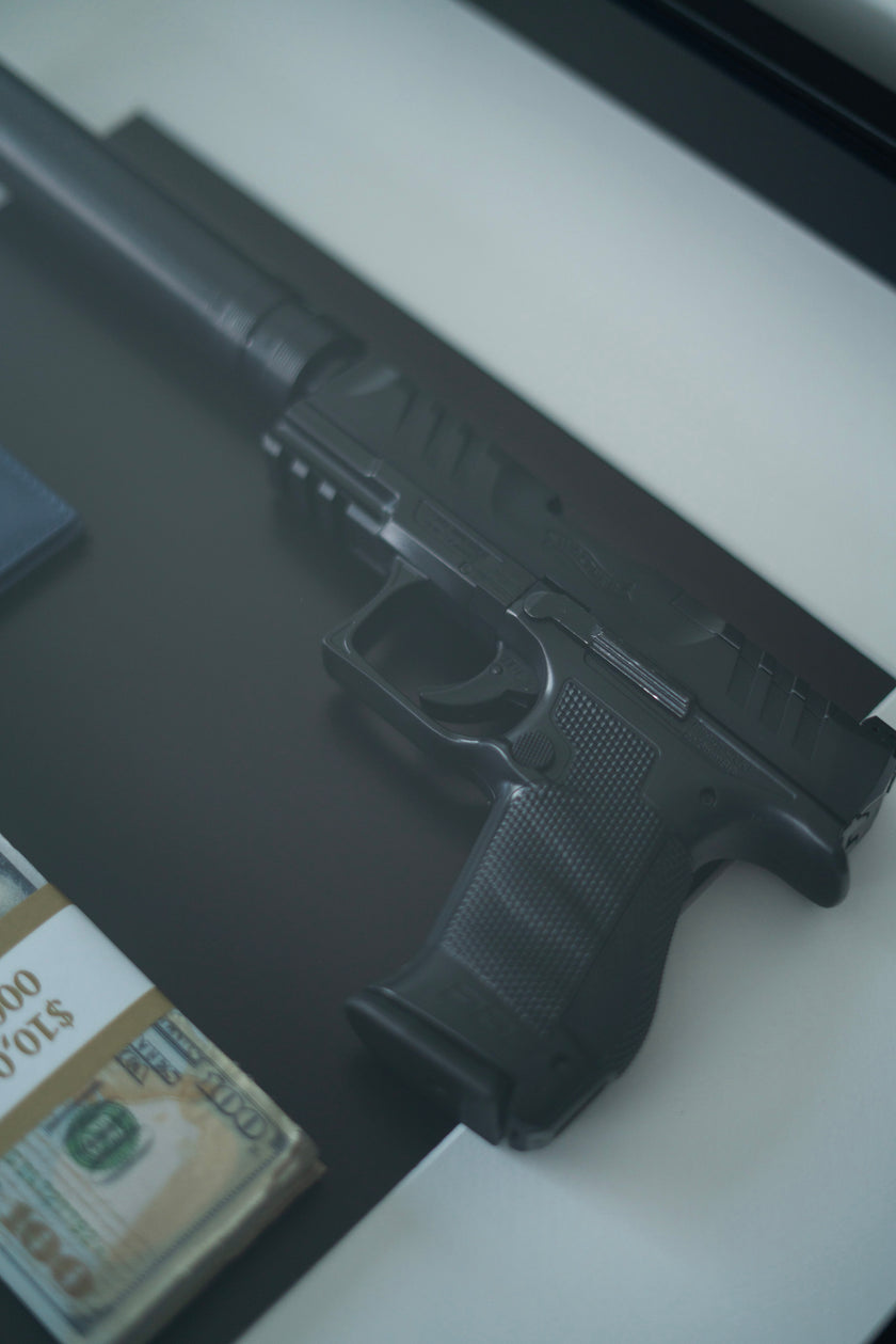 CASH & CARRY BIG FRAME