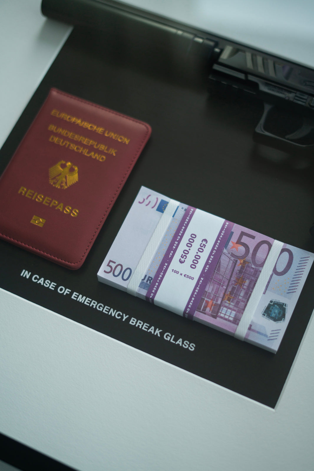 CASH & CARRY BIG FRAME